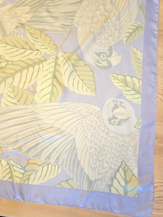 Hermès Silk Scarf 90cm Carré Bird Print Lavender Green 34” | Hand Rolled | Box - Picture 15 of 16